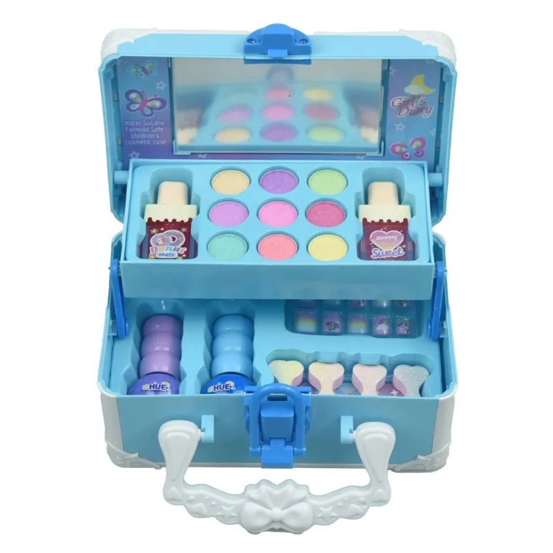 Nail Polish, Press-on Nails and Heart Toe Separator Detail
